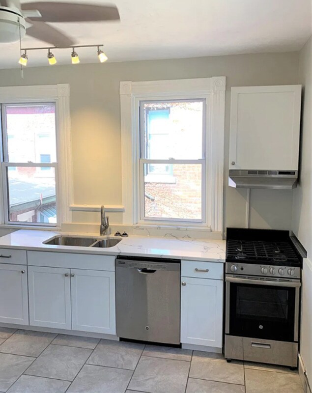 Building Photo - 2329 Larkins Wy