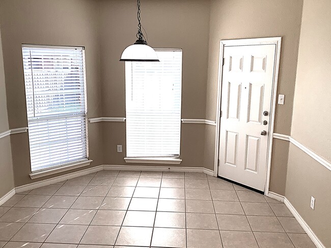 Building Photo - 107 Monticello Dr