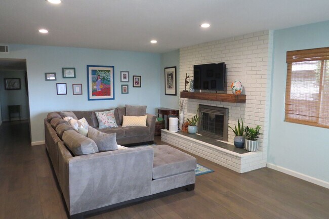 Foto del edificio - 3 br, 2 bath House - 930 Visalia Street