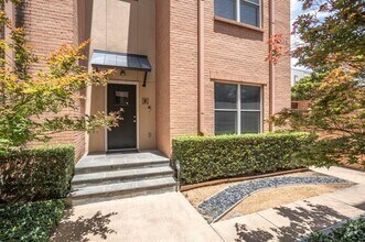 Building Photo - 4412 McKinney Ave