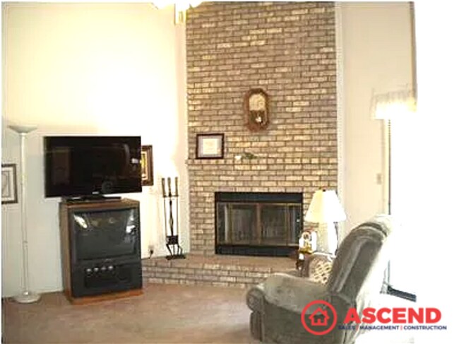 Foto del edificio - Cozy 3BD/2BA Home in Bakersfield's 93308 — Fireplace & Pets Welcome!
