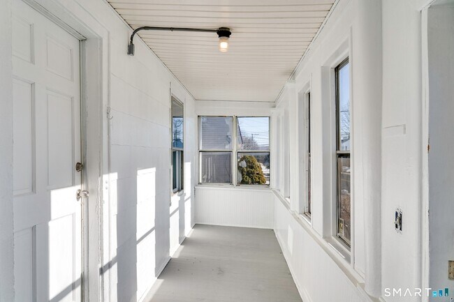 Foto del edificio - 303 Millville Ave