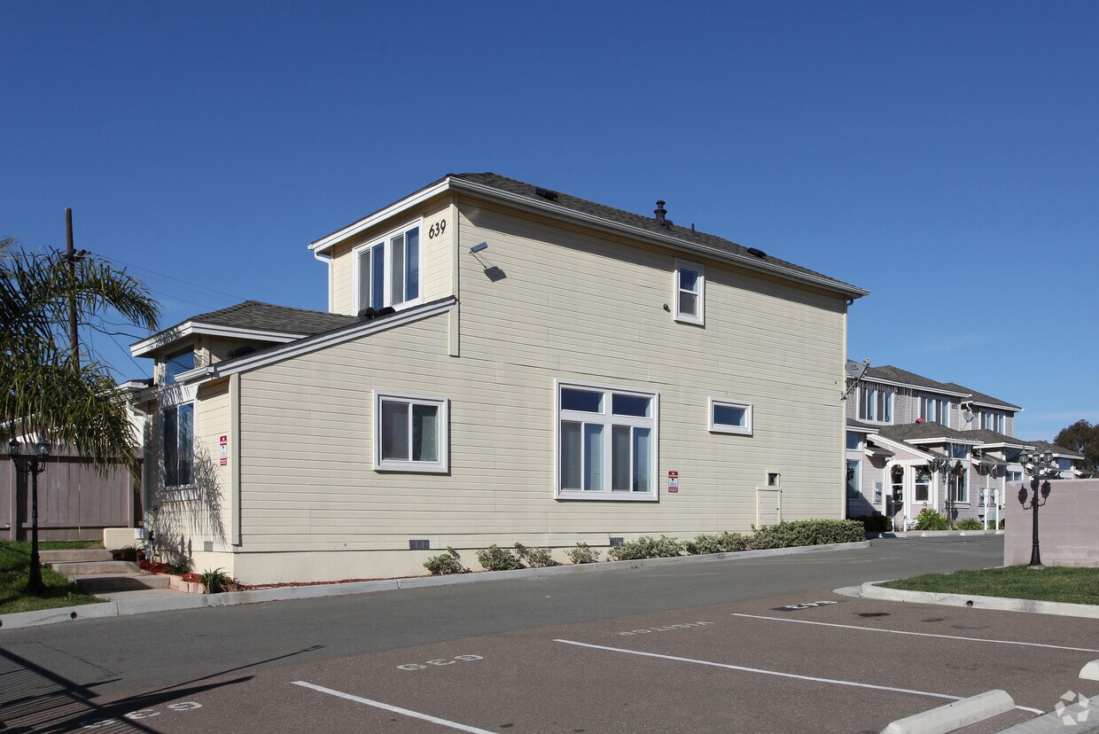639 Q Ave, National City, CA 91950 639 Q Ave National City, CA