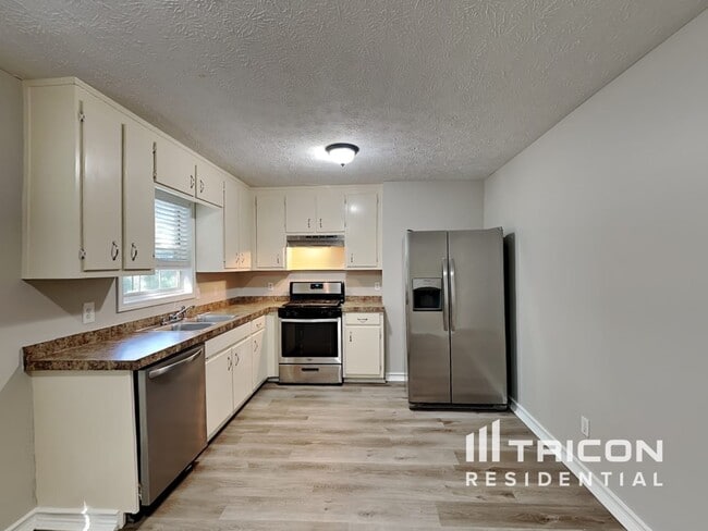Building Photo - 3721 Cherokee Overlook Dr