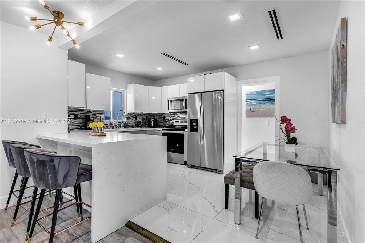 Foto principal - 231 NW 44th St