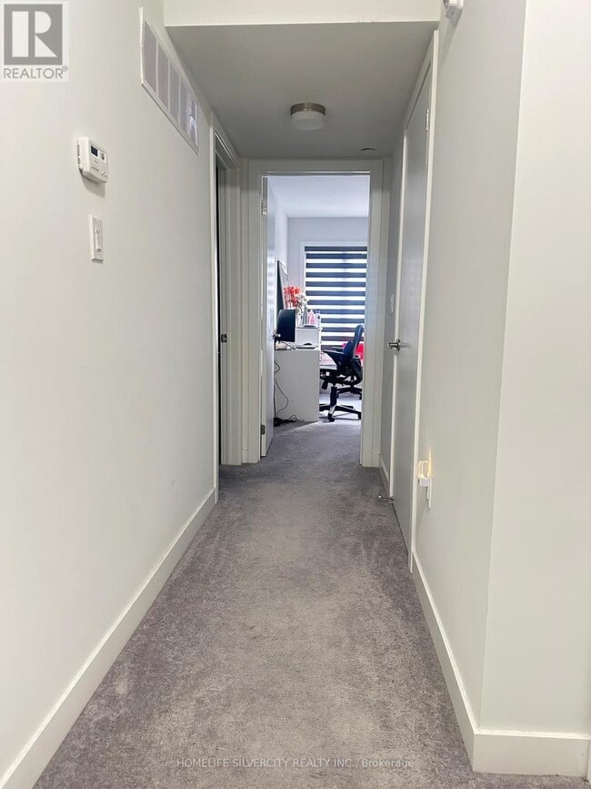 Building Photo - 3562 Colonial Dr