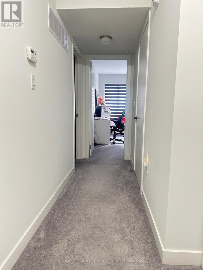 Photo du bâtiment - 3562 Colonial Dr