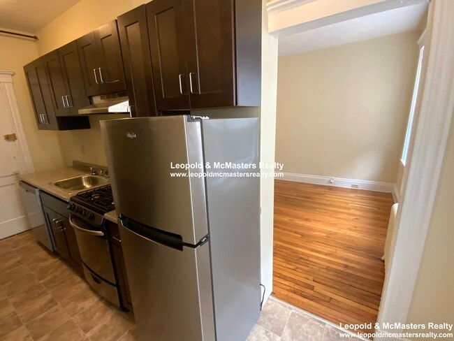 Building Photo - 11 Vinal St