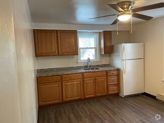 Building Photo - 13496 Velp Ave