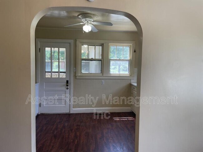 Foto del edificio - 2317 Sun Valley Rd