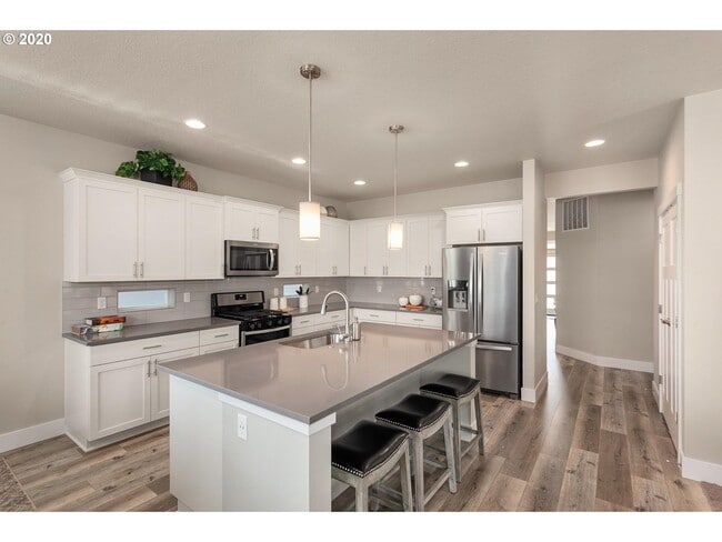 Foto del edificio - 7691 SW Hansen Ln