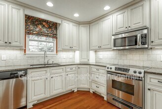 Building Photo - 7110 Genoa Dr