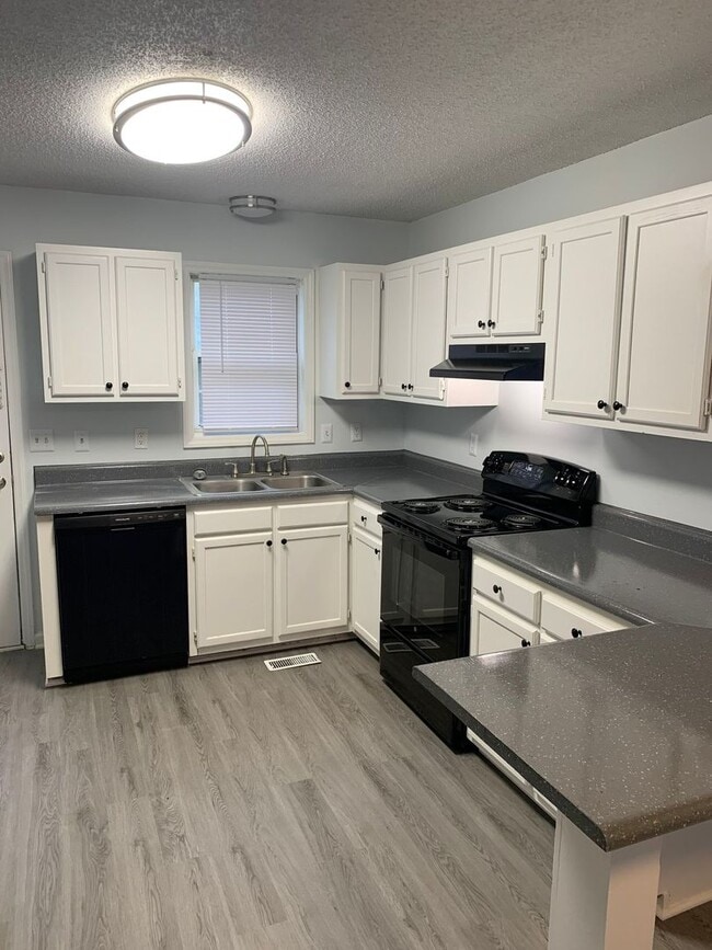 Interior Photo - Lionchase Apartments