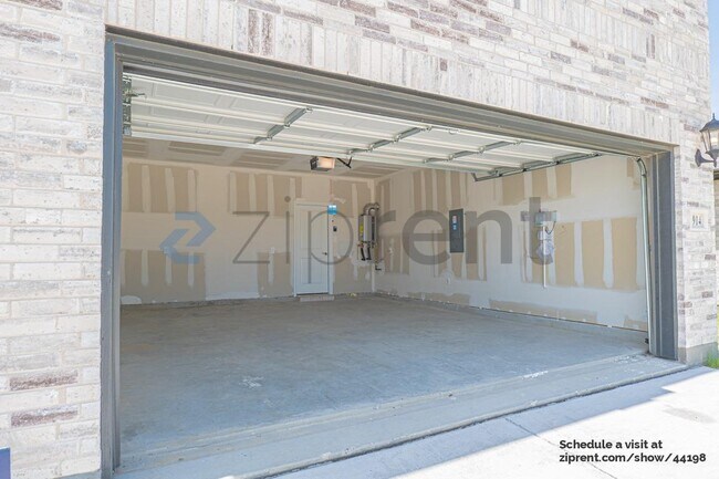 Building Photo - 3914 Walmer Wy
