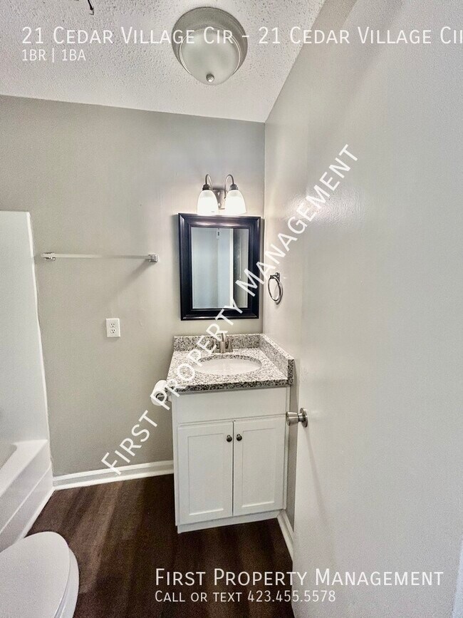 21 Cedar Village Cir Unit 21 Cedar Village Cir, Fort Oglethorpe, GA 30742 Room for Rent in