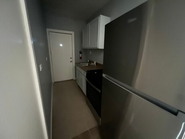Foto del edificio - 352 W 74th St