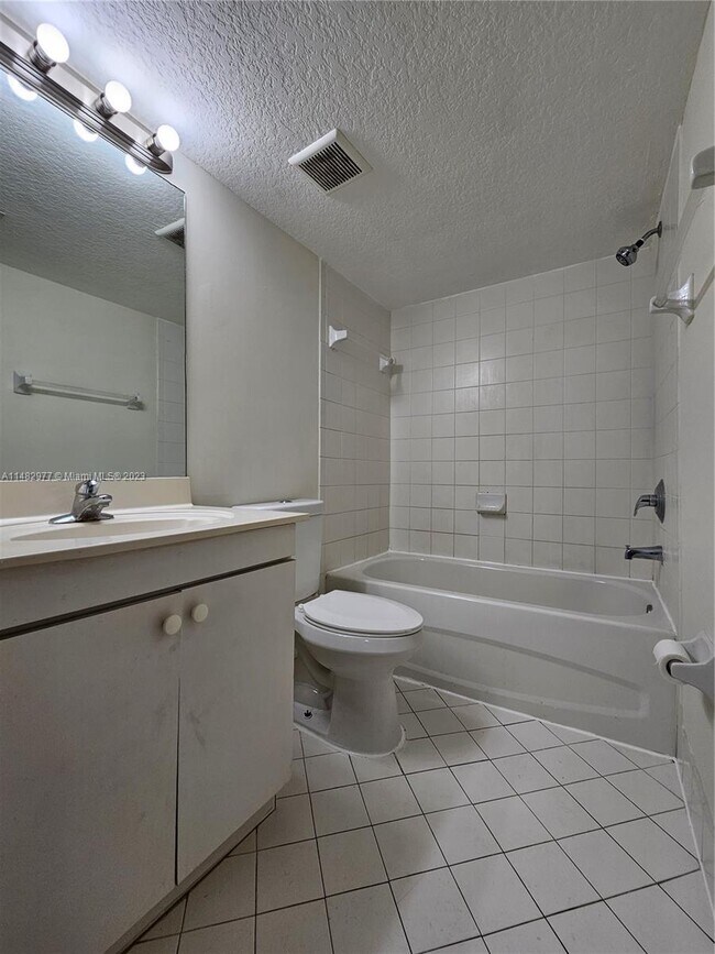 Building Photo - 1251 SE 29th St