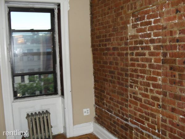 Building Photo - 390 Hancock St