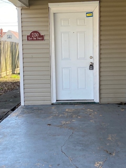 Building Photo - 2130 E Oak St