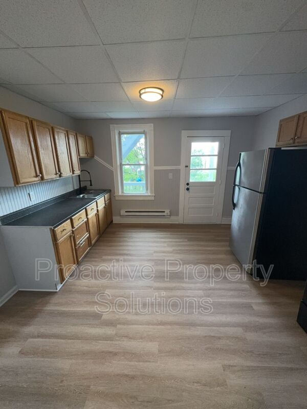 Foto del edificio - 746-748 River Street