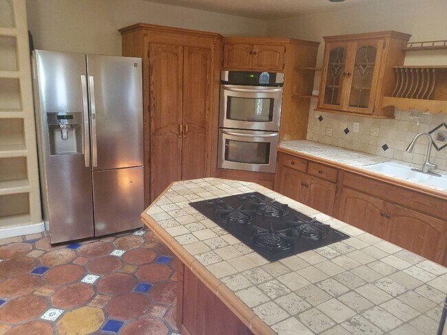 Building Photo - Three Bedroom Home in Lemon Grove