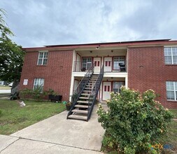 Building Photo - 1407 Dugger Cir