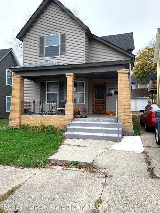 675 Fremont Ave NW, Grand Rapids, MI 49504 Apartment for Rent in