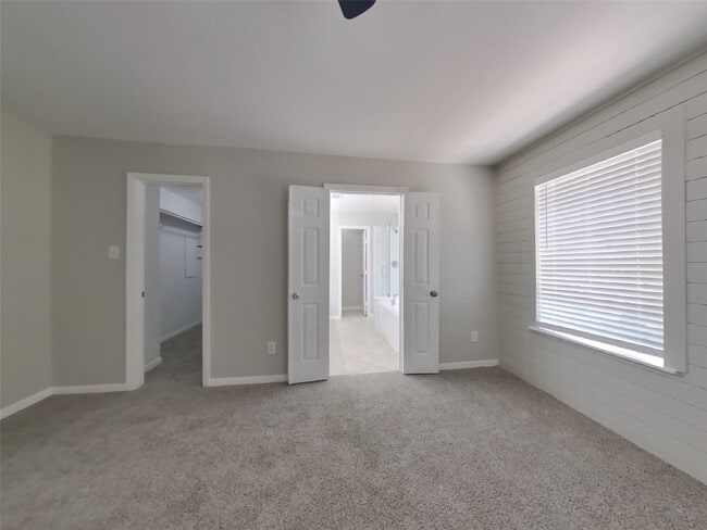 Building Photo - 46 Shimmer Pond Pl