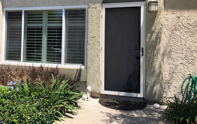9647 Bickley Dr Huntington Beach Ca 92646 Townhouse For Rent