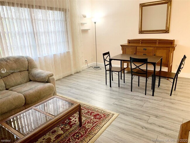 Building Photo - 2 br, 2 bath Condo - 1201 S 21st Ave