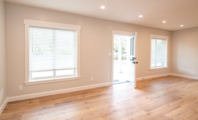 Building Photo - Fantastic Home in Shadow Hills!