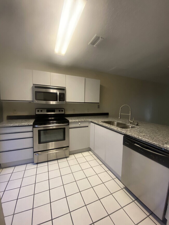 Building Photo - 3556 Forest Branch Dr