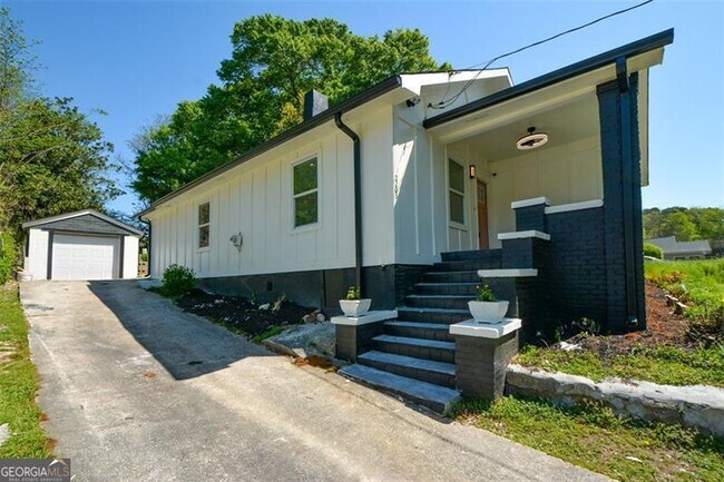 Building Photo - 2203 Wingate St SW