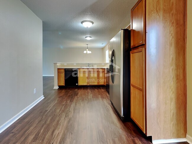 Foto del edificio - 656 Rocky Meadow Dr