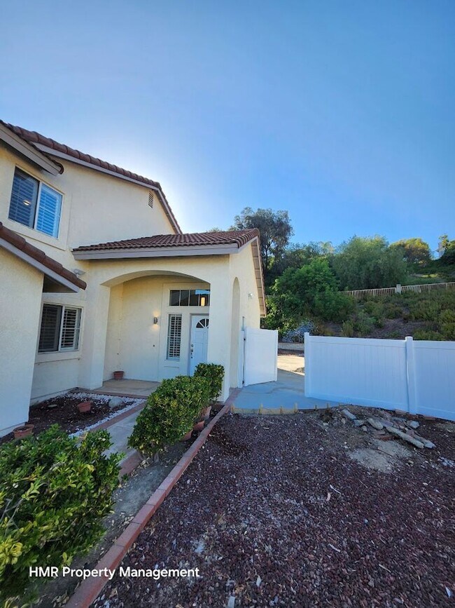Foto del edificio - Fully remodel home 5 beds 3 baths in Chino Hills! Must See