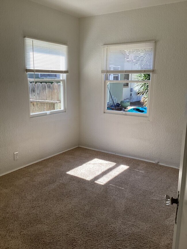 Building Photo - 1 Bedroom Home on Southside of Lompoc