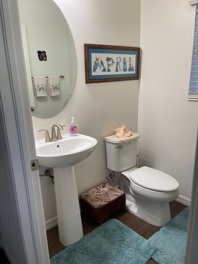 Powder room -1/2 bath - 6341 Brant Bay Blvd