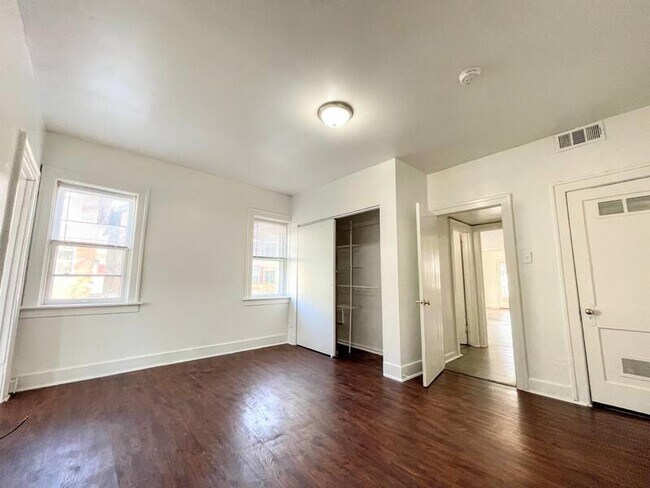 Foto del edificio - 7211 Richmond Pl