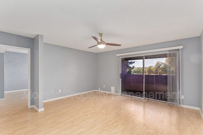 Foto del edificio - 4444 E Paradise Vlg Pkwy S
