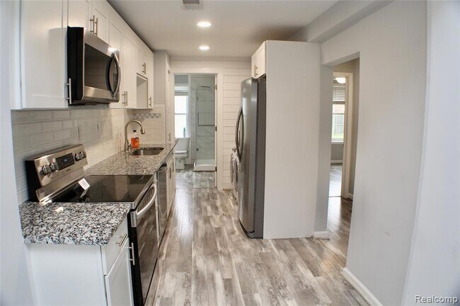 Building Photo - 48677 Sugarbush Rd