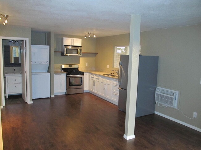 Building Photo - Updated 1br/1ba unit in a quadplex in a park like setting