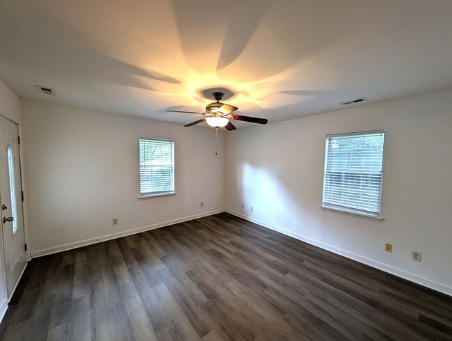 Building Photo - Minutes from Plaza Midwood/Uptown!  Belmon...