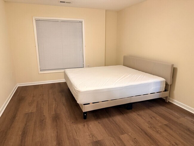 Building Photo - 2500 Friedland Pl