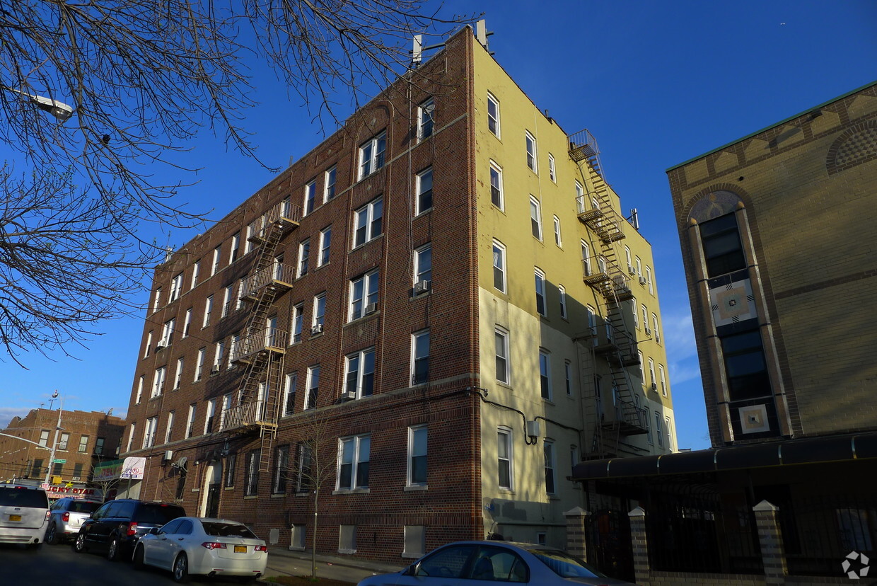 Building Photo - 1901 Gleason Ave