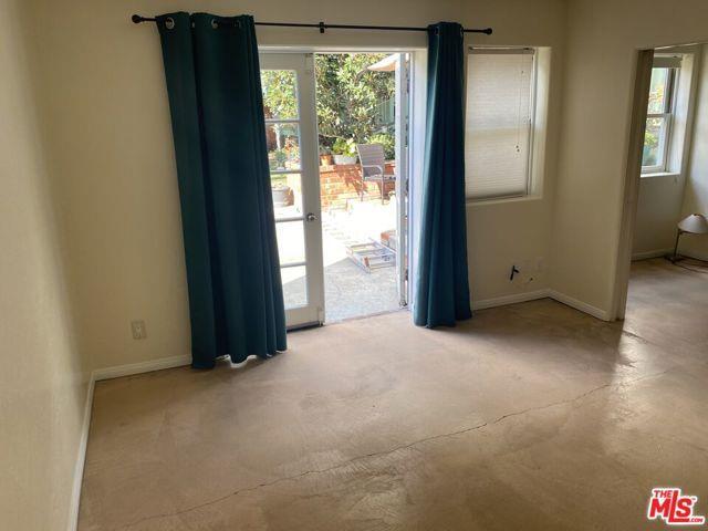 Foto del edificio - 10589 Kinnard Ave