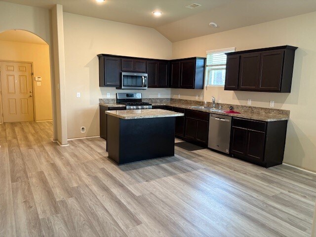 Foto del edificio - 5210 Victoria Lndg Trl