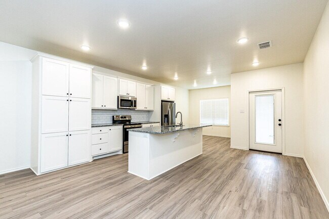 Foto del edificio - 5549 Lehigh St