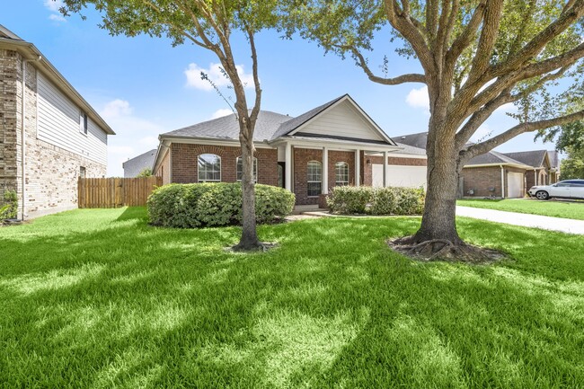 Building Photo - 7803 Blue Lake Dr