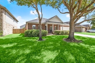 Building Photo - 7803 Blue Lake Dr