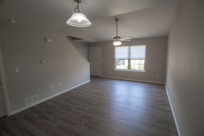 Building Photo - 1425 Greensboro Dr